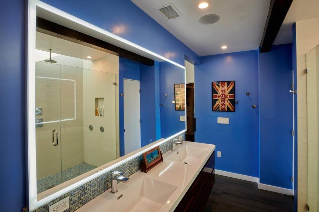 Luxe In Hollywood Hills- Modern Oasis, Pool 5 Min To Sunset Holiday home *