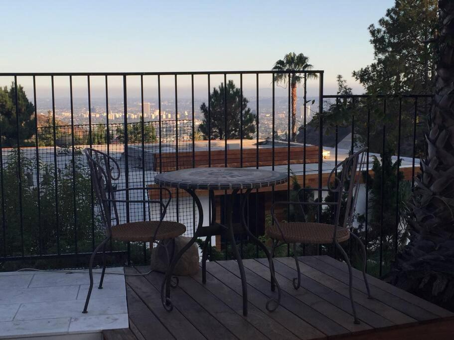 Luxe In Hollywood Hills- Modern Oasis, Pool 5 Min To Sunset Casa de férias Los Angeles