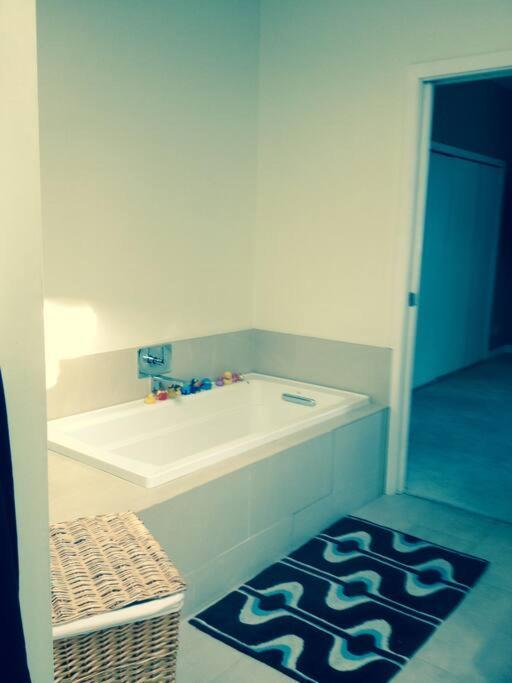 Casa de férias Luxe In Hollywood Hills- Modern Oasis, Pool 5 Min To Sunset