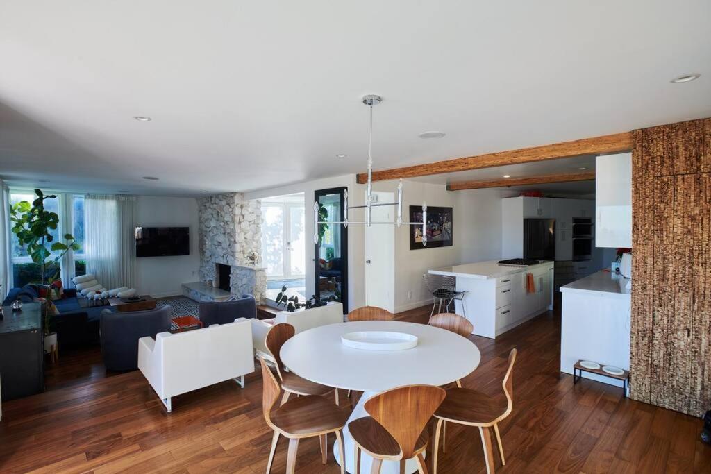 Luxe In Hollywood Hills- Modern Oasis, Pool 5 Min To Sunset Casa de férias Los Angeles
