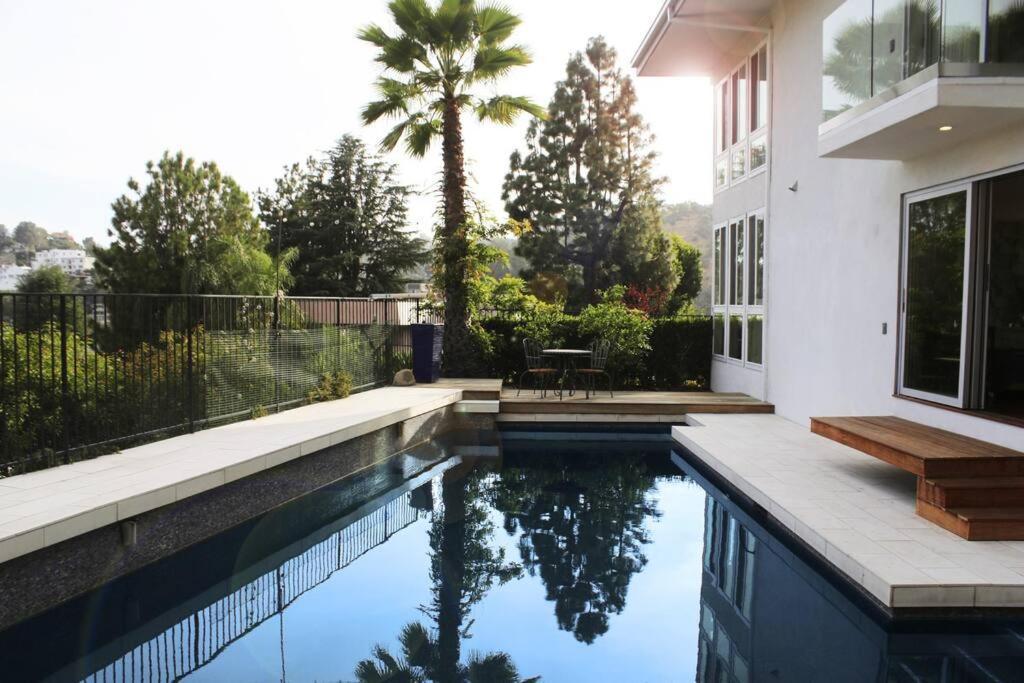Luxe In Hollywood Hills- Modern Oasis, Pool 5 Min To Sunset Casa de férias *